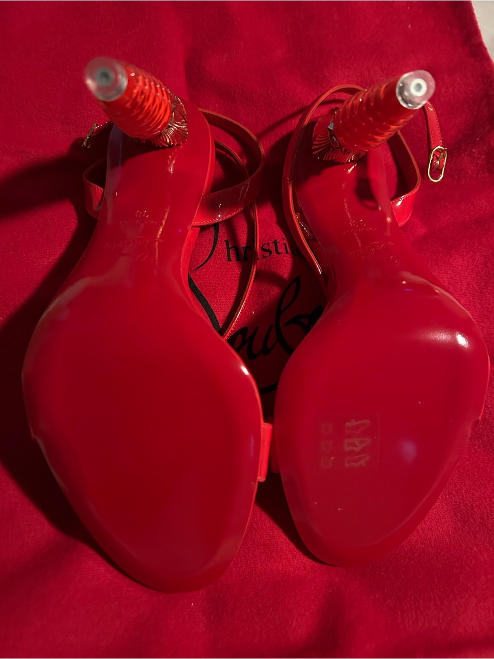 Stunning! Christian Louboutin Red Patent Heels - Picture 2 of 8